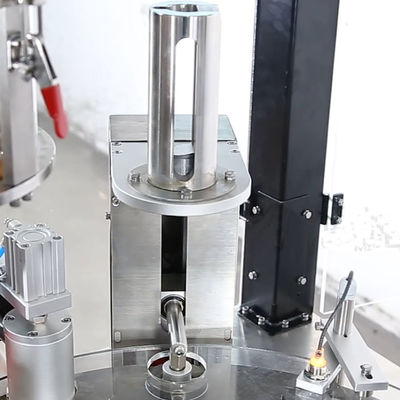 Mesin pengisi dan penyegelan kapsul kopi nespresso berputar ukuran kecil yang dibuat di Cina